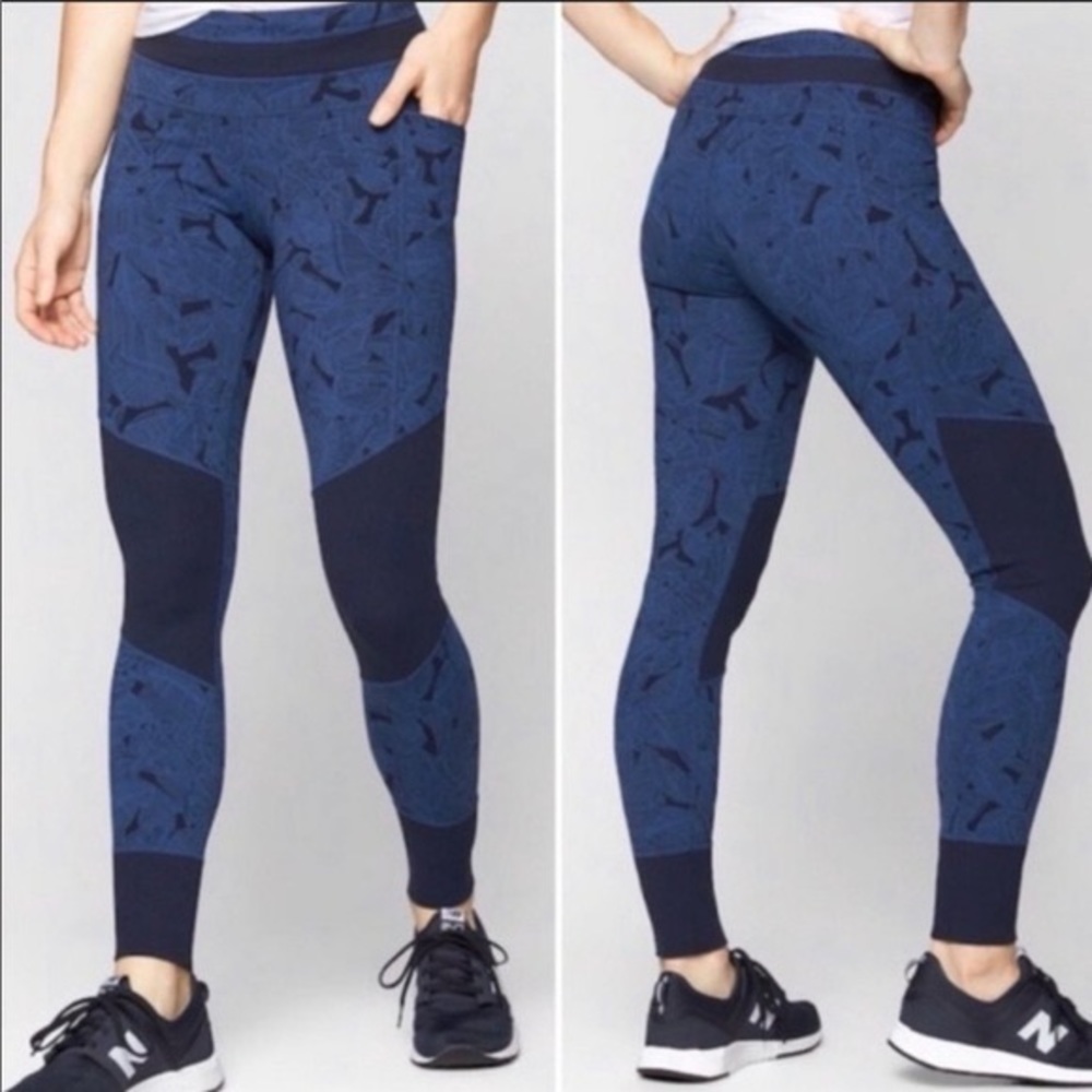 Athleta Blue Tropical Excursion Leggings Size Small